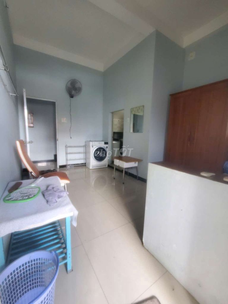 Renting the entire alleyway 8 Mq1, ad, District 12