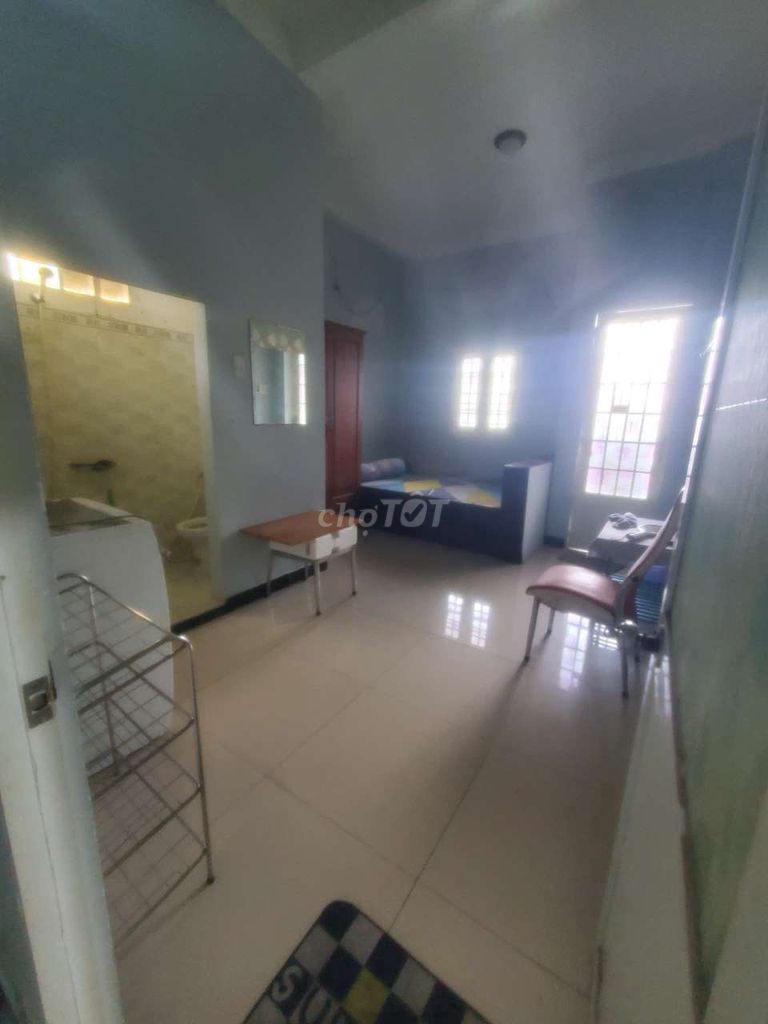Renting the entire alleyway 8 Mq1, ad, District 12