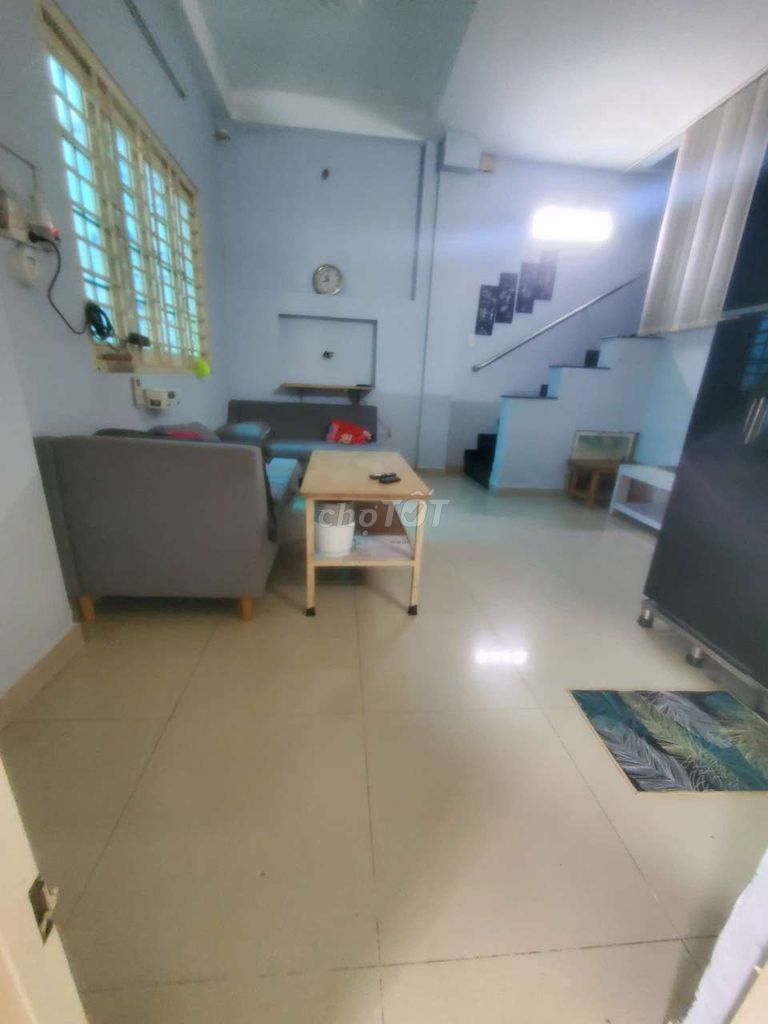 Renting the entire alleyway 8 Mq1, ad, District 12