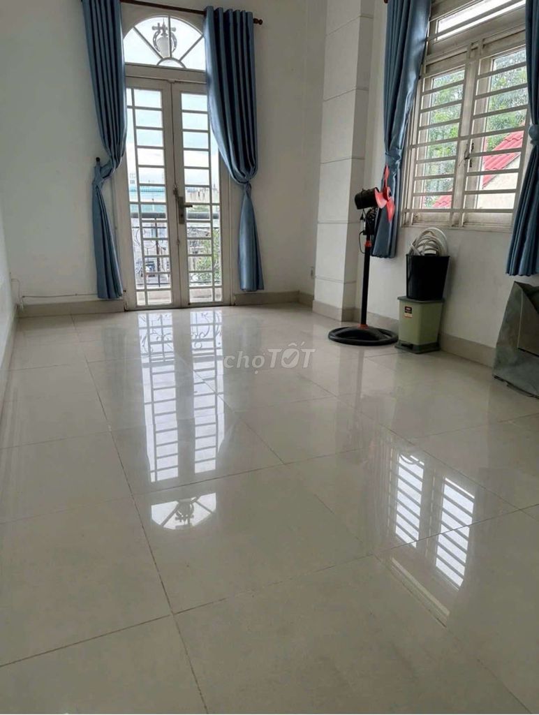 Rent a mini An Dương Vương - 8 meters across, sleeping car