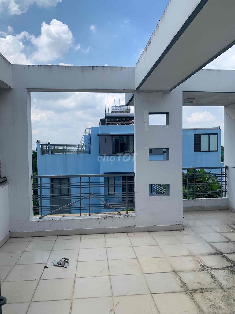 4 Level 5 x 20100 m2-5 bedroom, 5 toilets 12 mcc Intresco 13 C