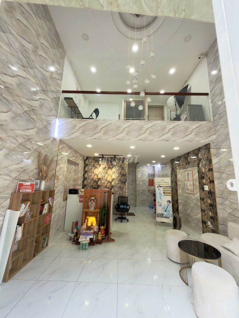 Rent the original Bàu Cát 1, Tân Bình - 25 million a month.