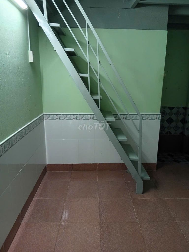 Security room, clean, near Sen Queen.