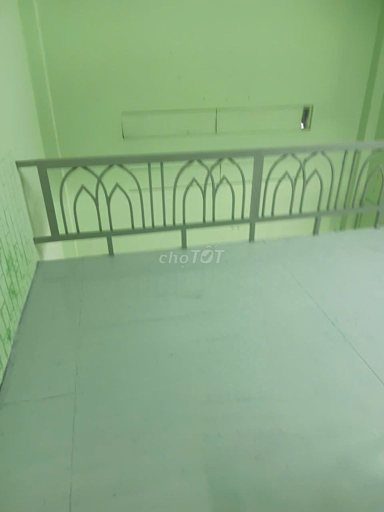 Security room, clean, near Sen Queen.