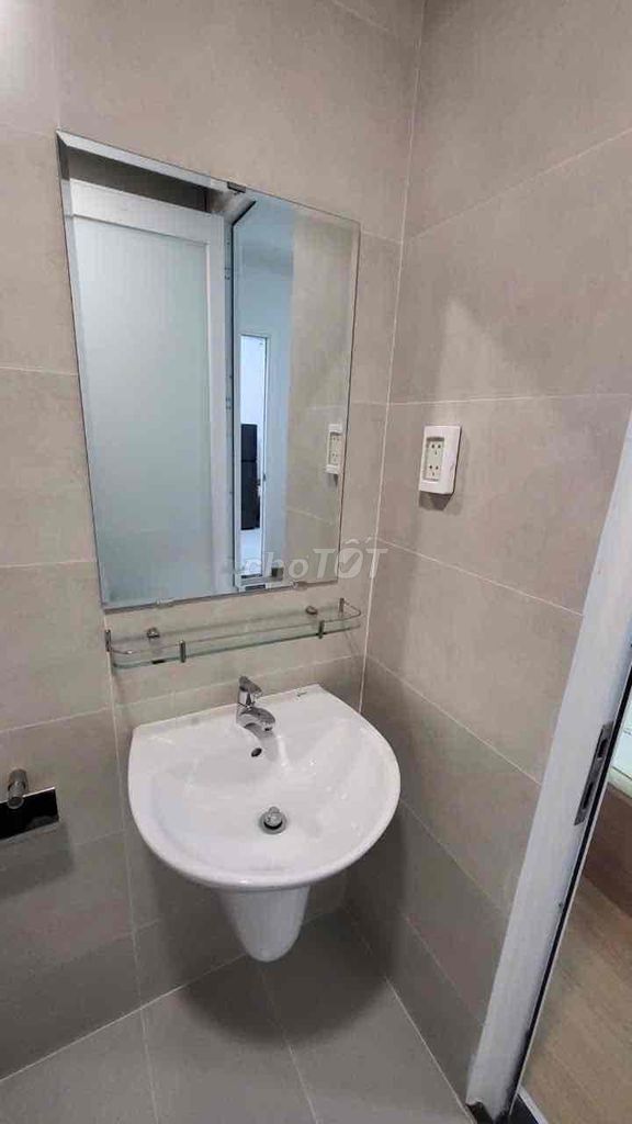 Renting two full-estate bedrooms.