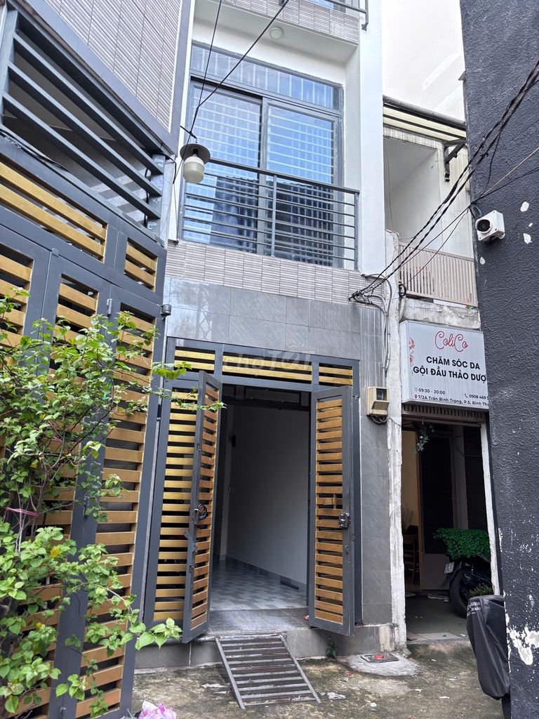 Rent a new mini-room. Middle-in-the-art sector.