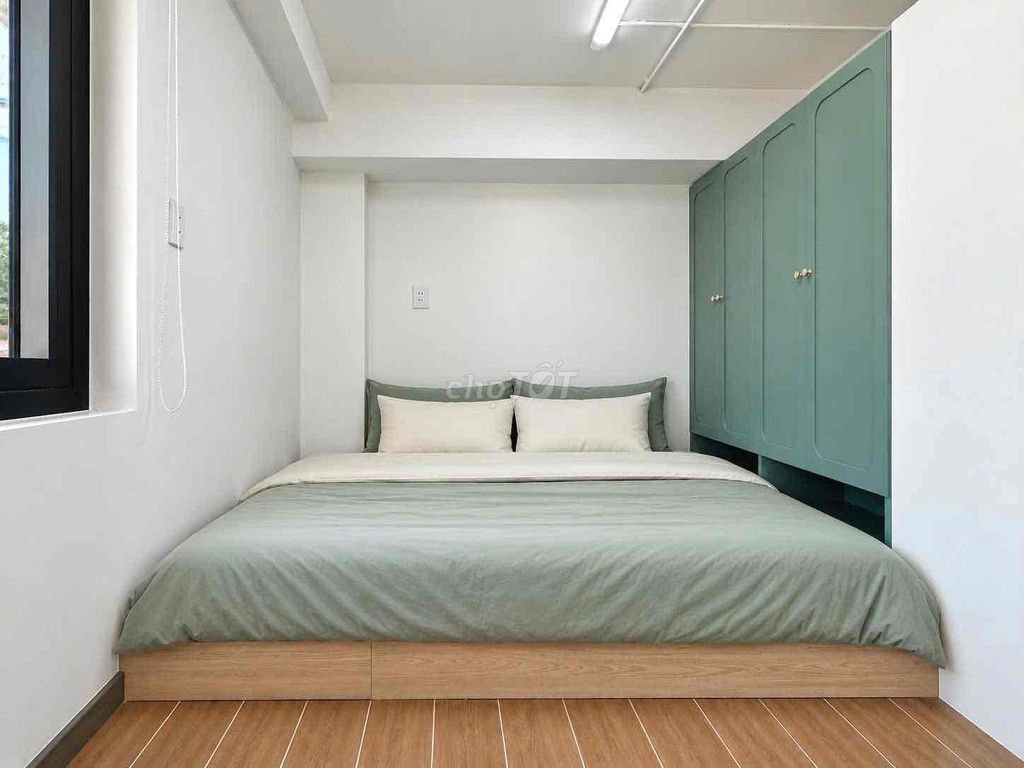 The great studio apartment, open window-- Phan Huy Ích, 310 V