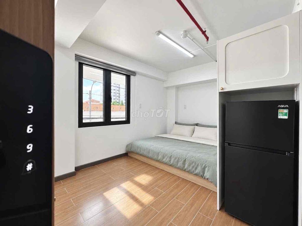 The great studio apartment, open window-- Phan Huy Ích, 310 V