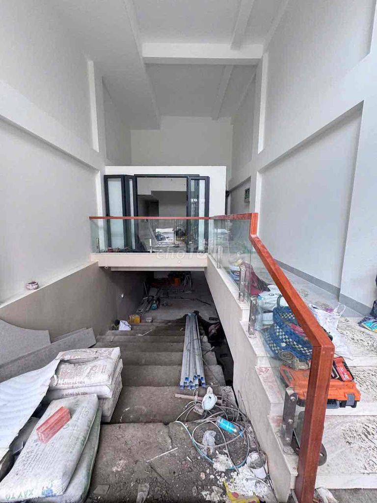 Need to rent the building stock of 21 rooms full of furniture at T3 Tân Bình Station.