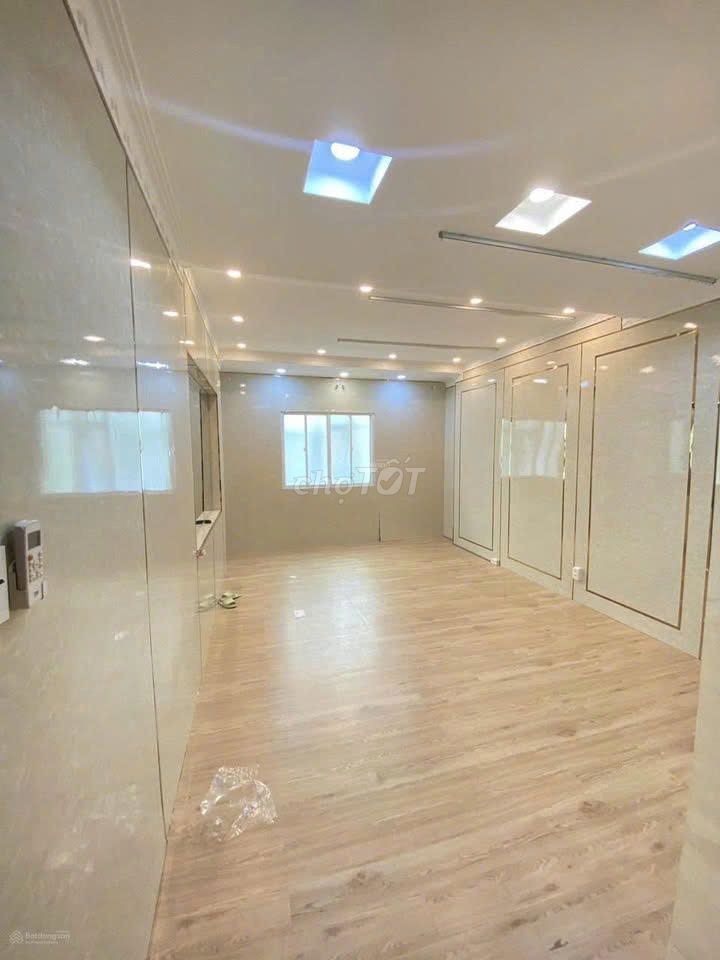 Rent a car alley 275/37 cmt8, District 10 – 10 bedroom - 40 million