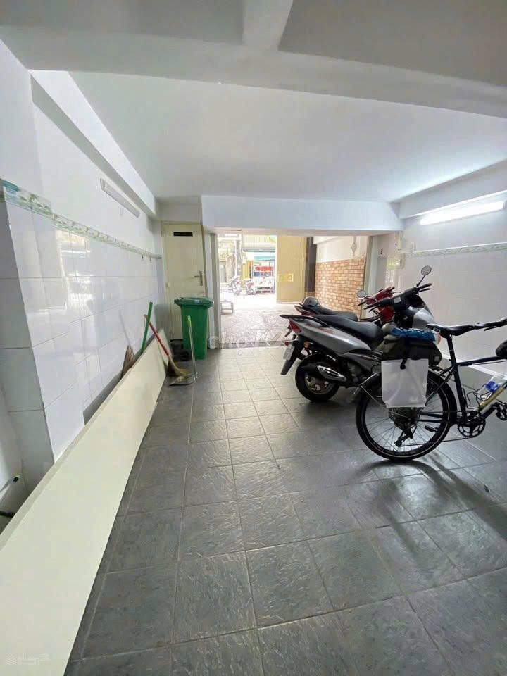 Rent a car alley 275/37 cmt8, District 10 – 10 bedroom - 40 million