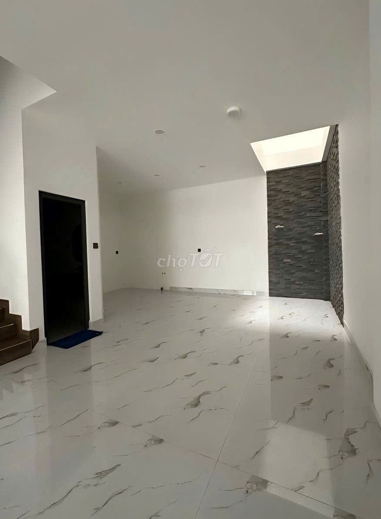 Need to rent a house across 6 m. 66 BTrần Văn Quang-710 Tân Bình