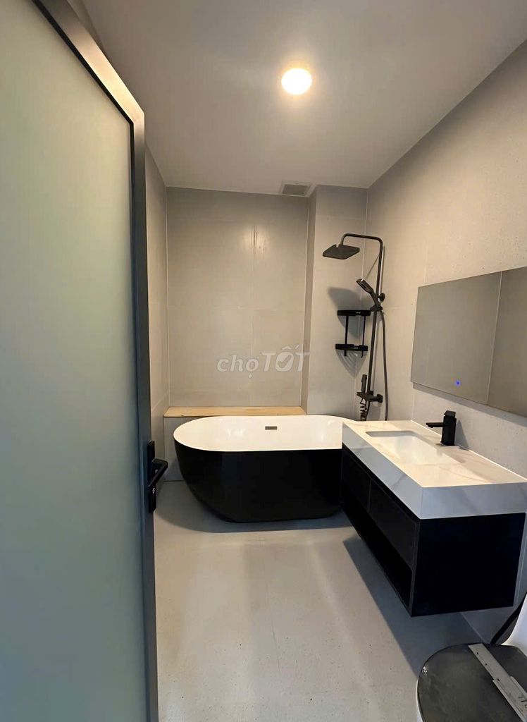 Need to rent a house across 6 m. 66 BTrần Văn Quang-710 Tân Bình