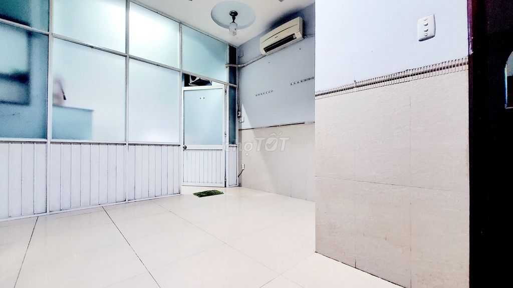 11th, clear! The kitchen's out, wooden shelf, air-cold, xvvt, MED 26, B.T.!