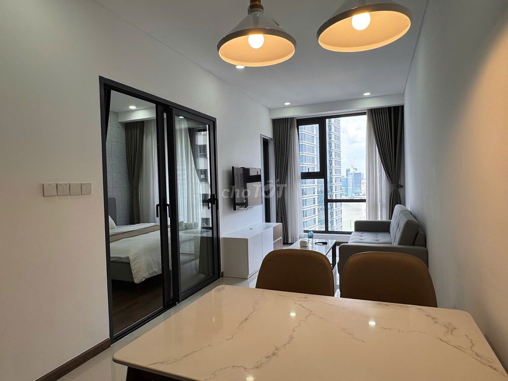 Master himself rented an Opal Tower bedroom, upper floor, beautiful View.