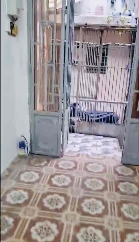 12 meters long area housing, population of 4.5 million, P. Tân Định District 1. 1 ground 1 floor