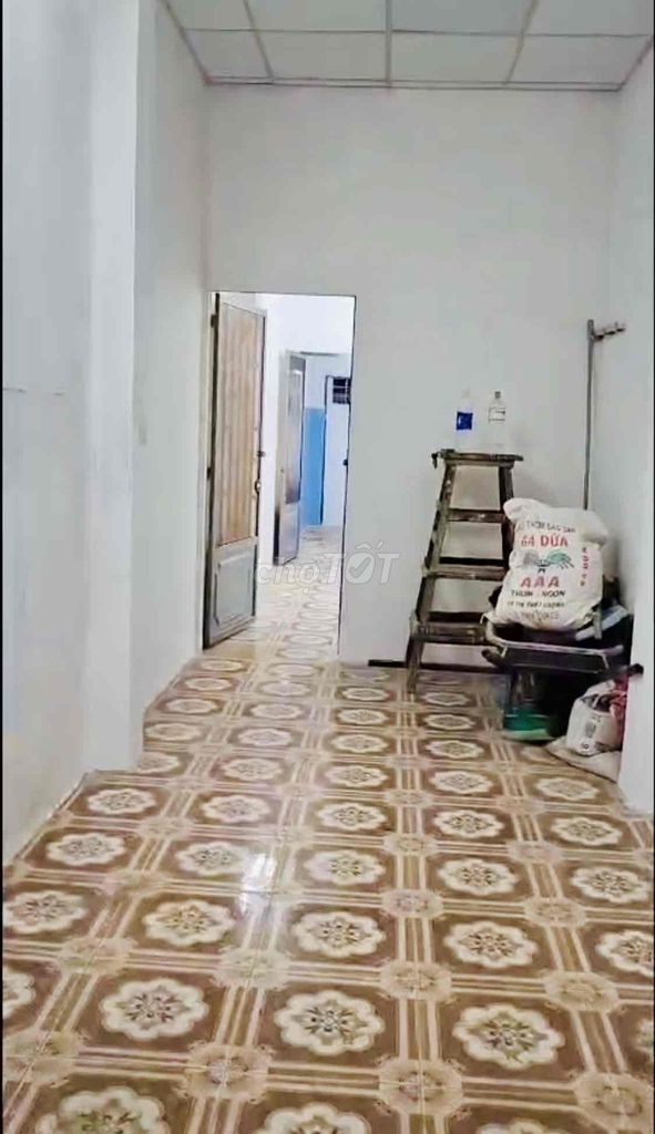 12 meters long area housing, population of 4.5 million, P. Tân Định District 1. 1 ground 1 floor
