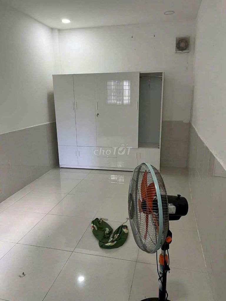 Rent two bedrooms. A basic ds19 Gò Vấp toilet.