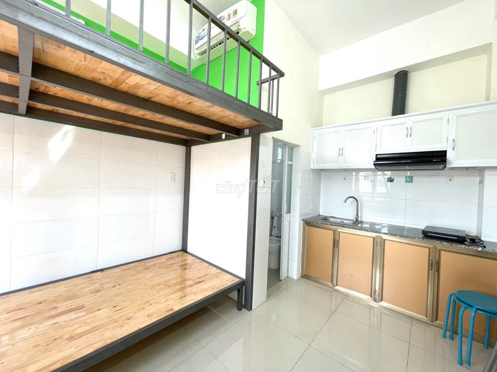 The Thủ Đức hotel is cheap near Thủ Đức near Metro.