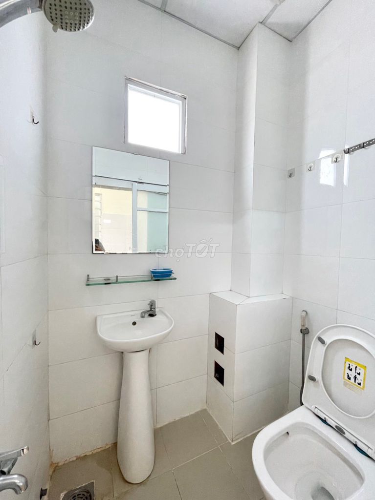 The Thủ Đức hotel is cheap near Thủ Đức near Metro.
