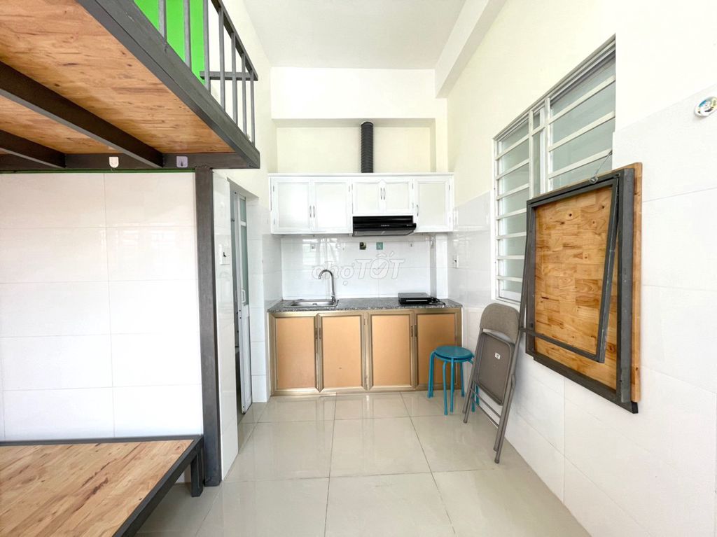 The Thủ Đức hotel is cheap near Thủ Đức near Metro.