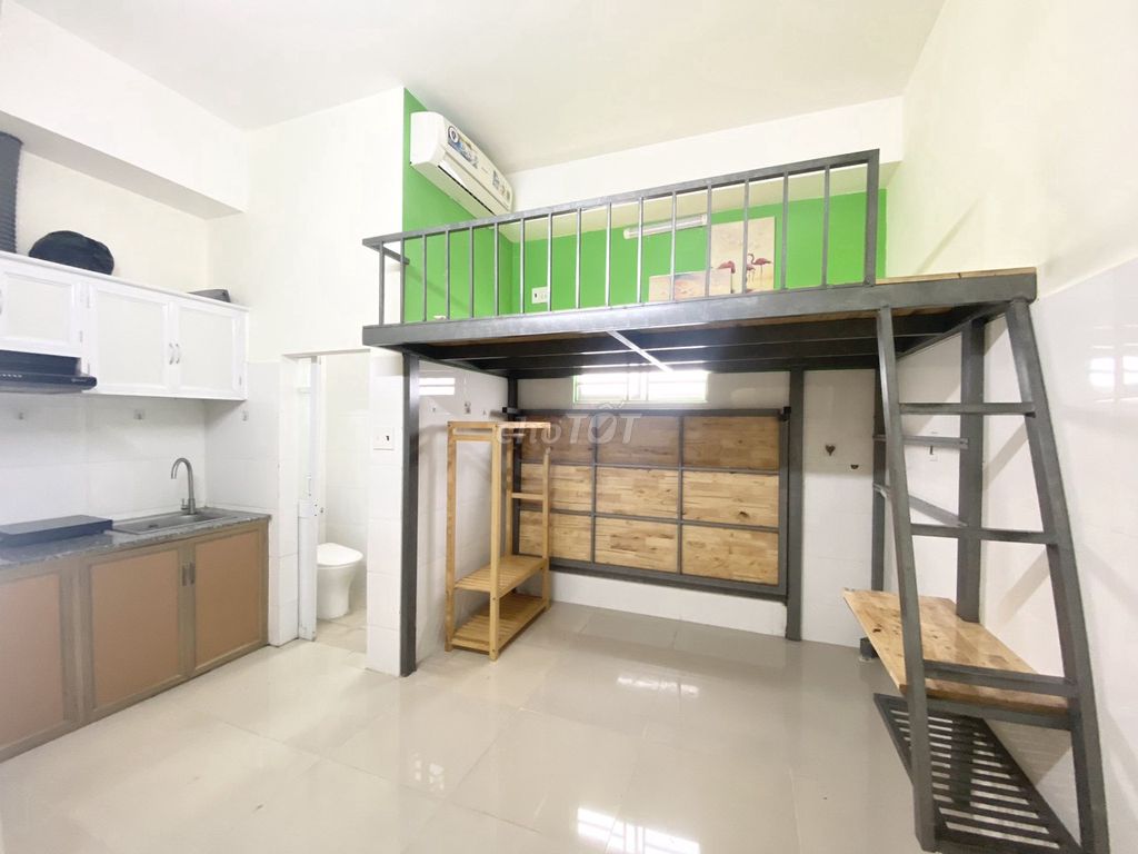 The Thủ Đức hotel is cheap near Thủ Đức near Metro.