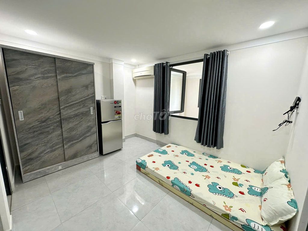 Main Trần Hữu Trang Full Window Studio for Rent