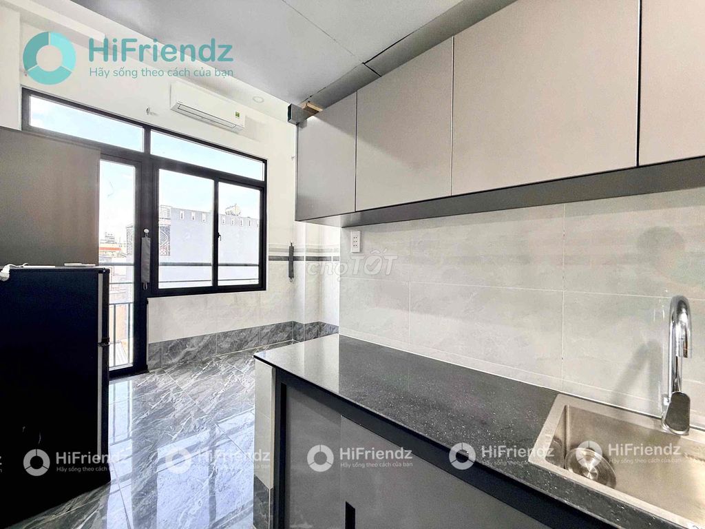 Rent a hotel with a balcony full of new Phú Nhuận beautiful furniture.