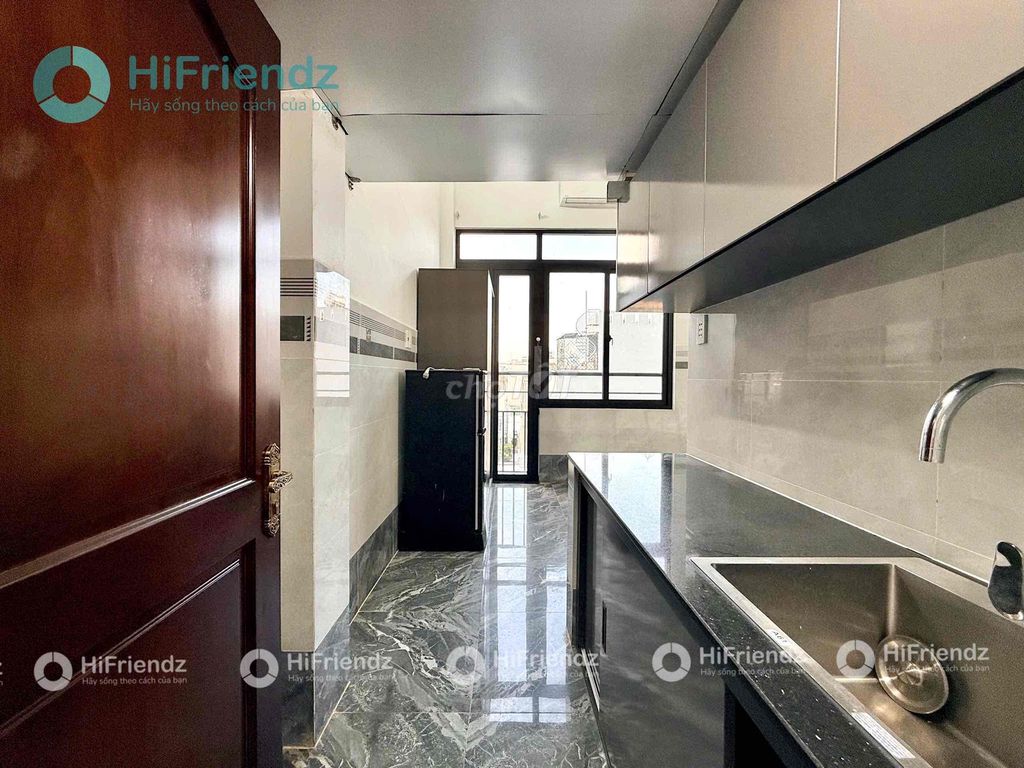 Rent a hotel with a balcony full of new Phú Nhuận beautiful furniture.
