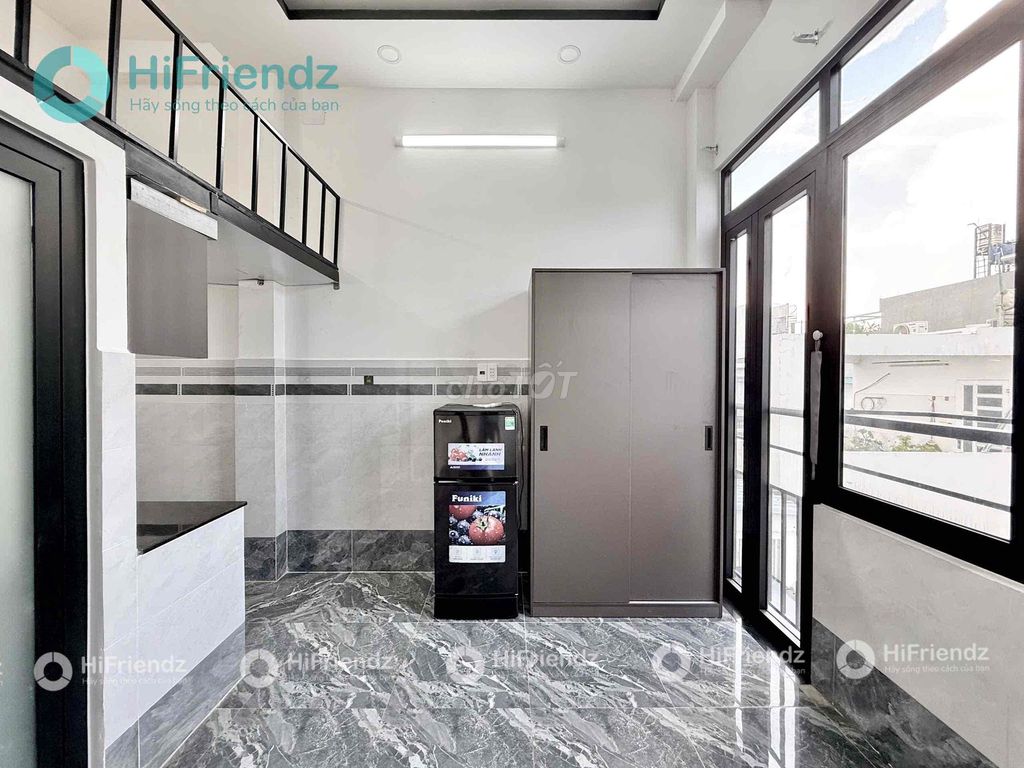 Rent a hotel with a balcony full of new Phú Nhuận beautiful furniture.
