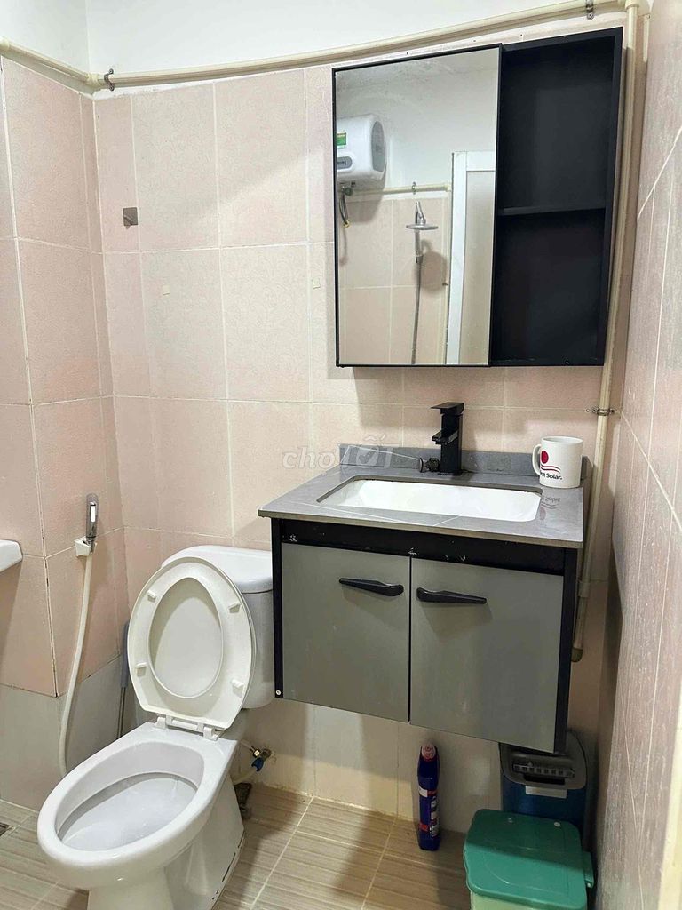Hot apartment near the airport, move in now!