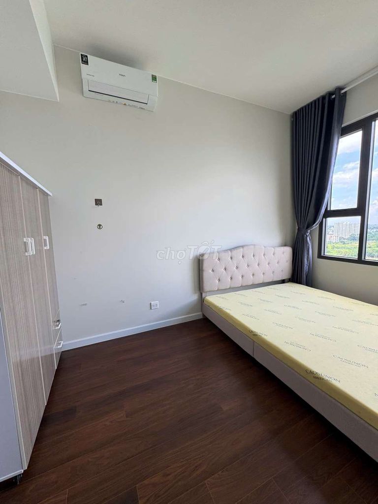 Rent two picity bedrooms-- comfortable enough, home only 8.5 million.