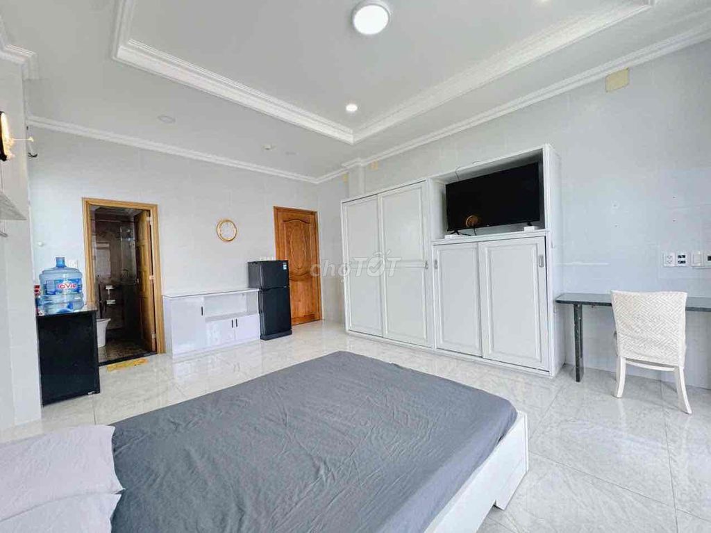 A terrible bandong bedroom. The chill is good.