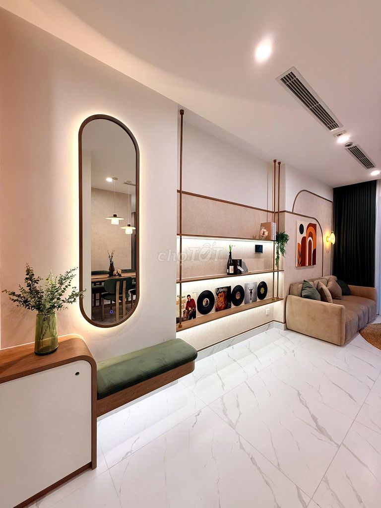 Rent a opus one two bedroom corner pool & 36 ha park