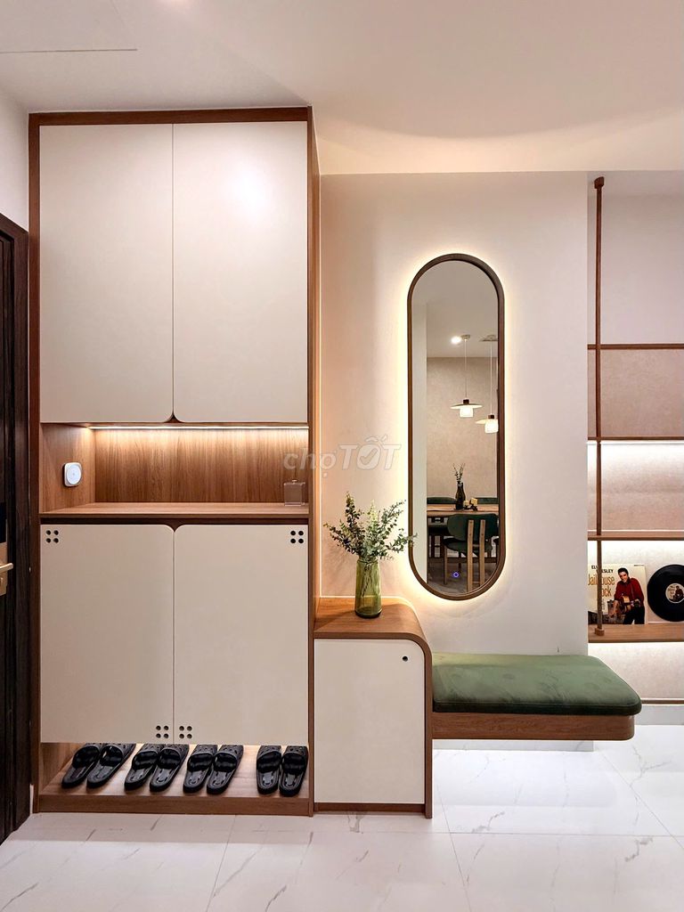 Rent a opus one two bedroom corner pool & 36 ha park