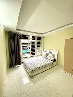 New room complete, interior ready, cool. At the market, Mrs. Cl understand.