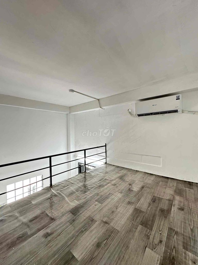 The inside room is clear. Trần Bá Giao, Gò Vấp - with air conditioning only 3 million5