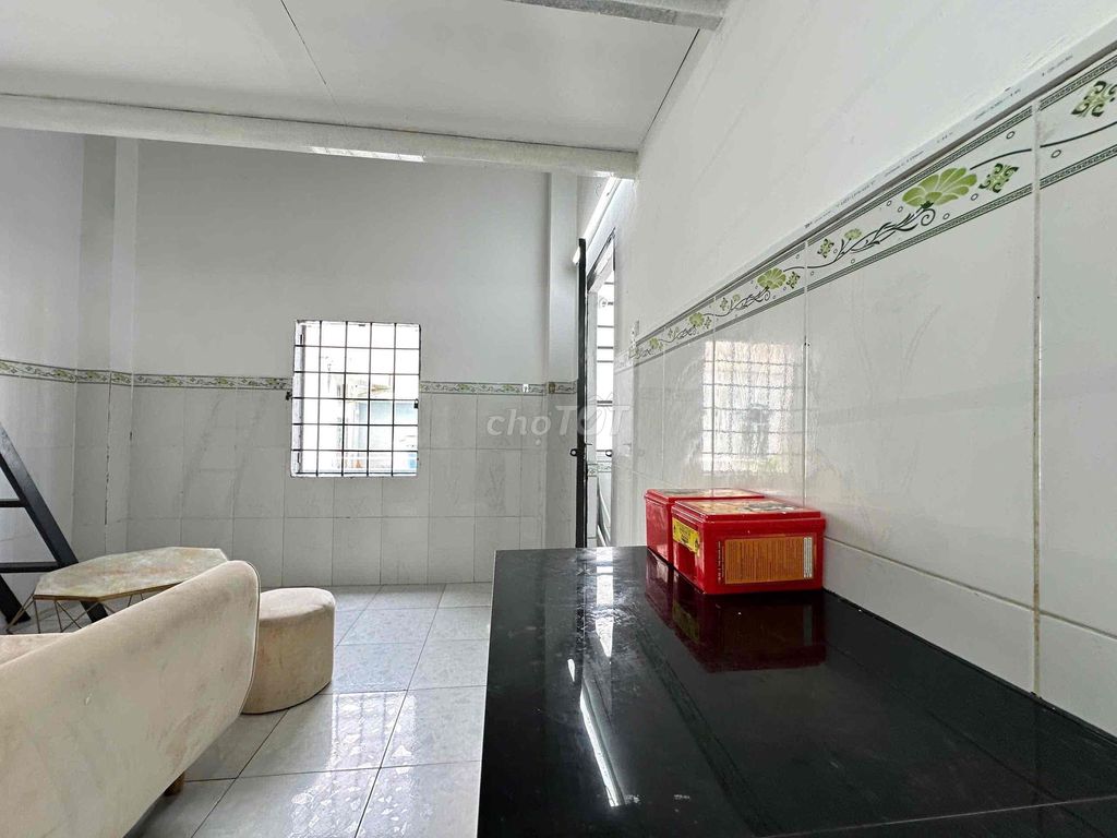 The inside room is clear. Trần Bá Giao, Gò Vấp - with air conditioning only 3 million5