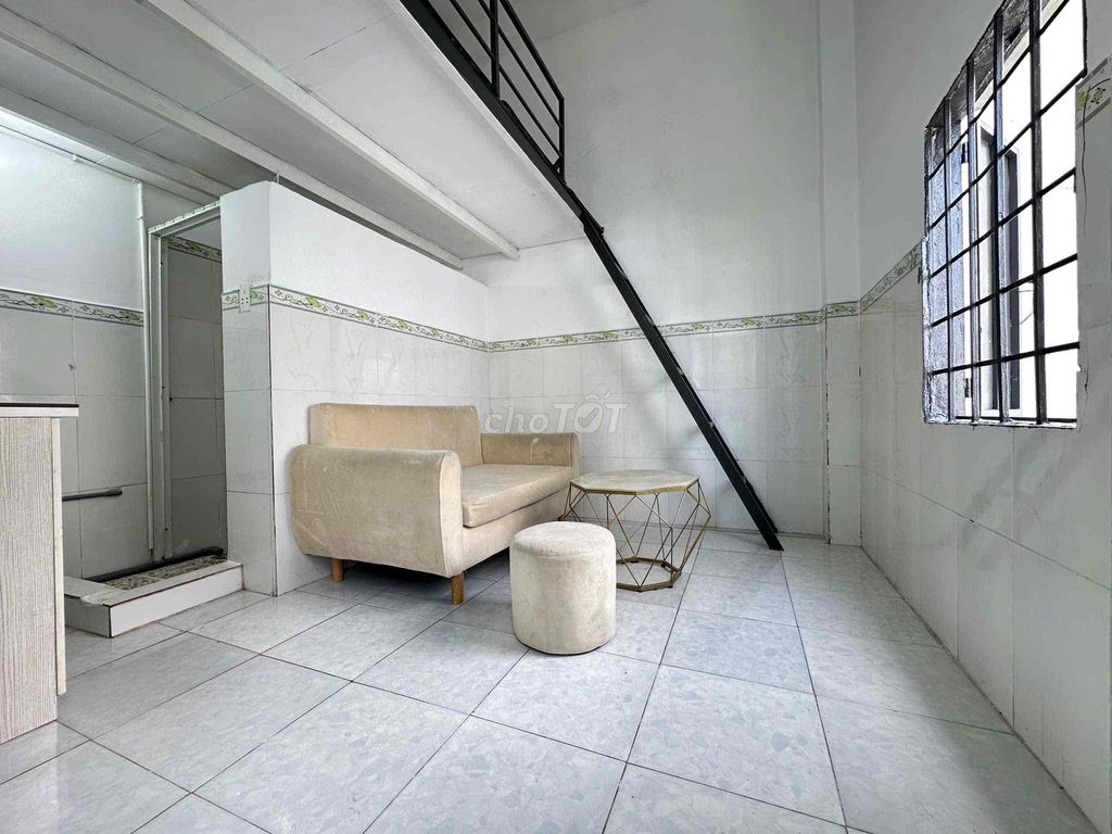 The inside room is clear. Trần Bá Giao, Gò Vấp - with air conditioning only 3 million5