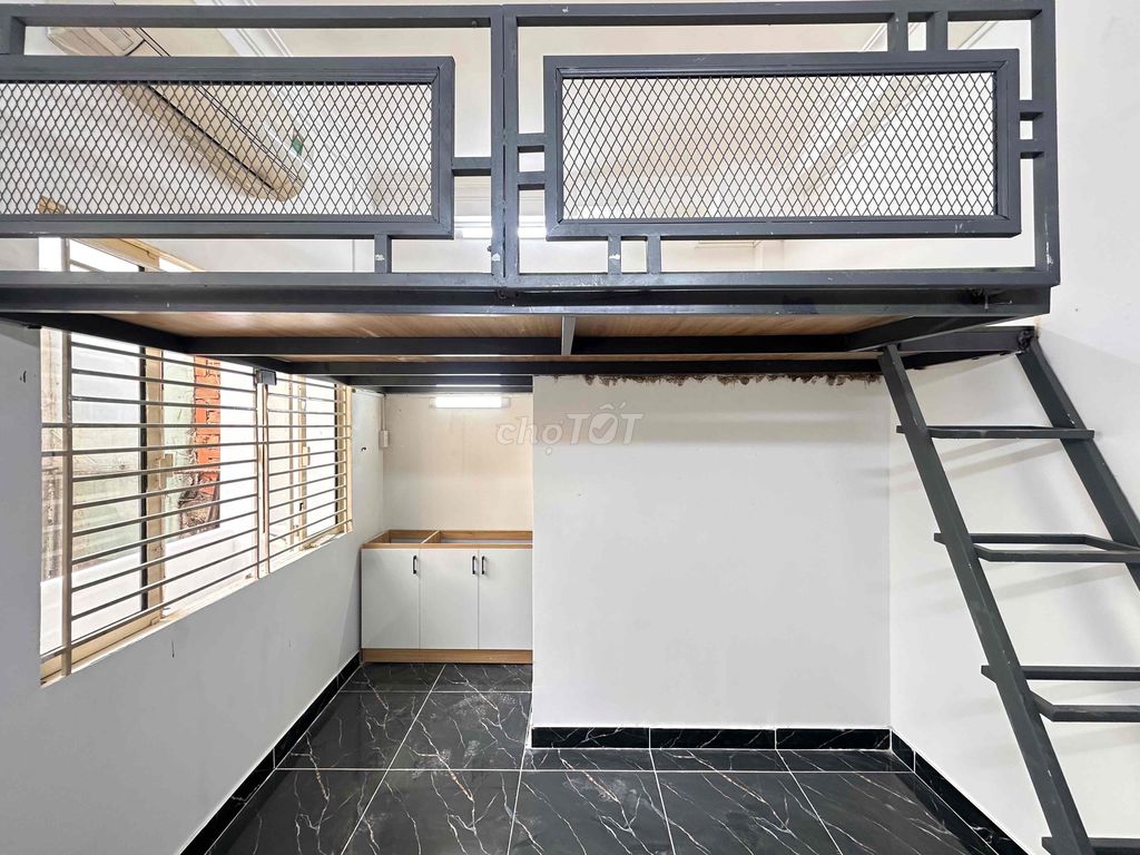 New room, 3-3-5, Dương Quảng Hàm.