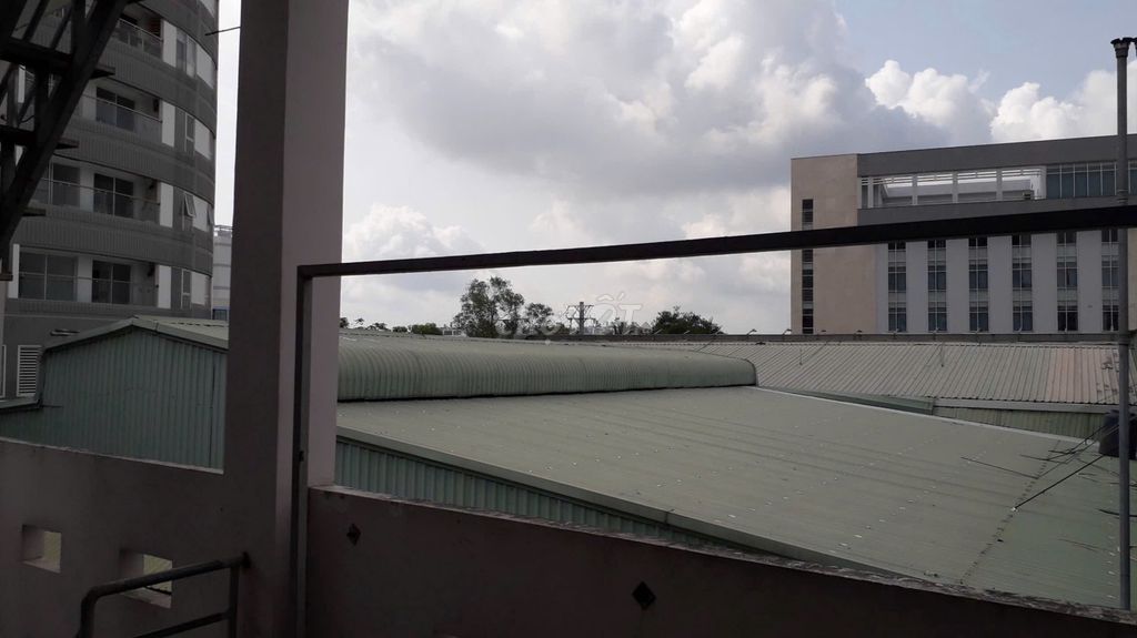 Rent a 7th district motel near the Prince of Vietnam.