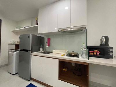 High-end apartment next to the Royal Park.