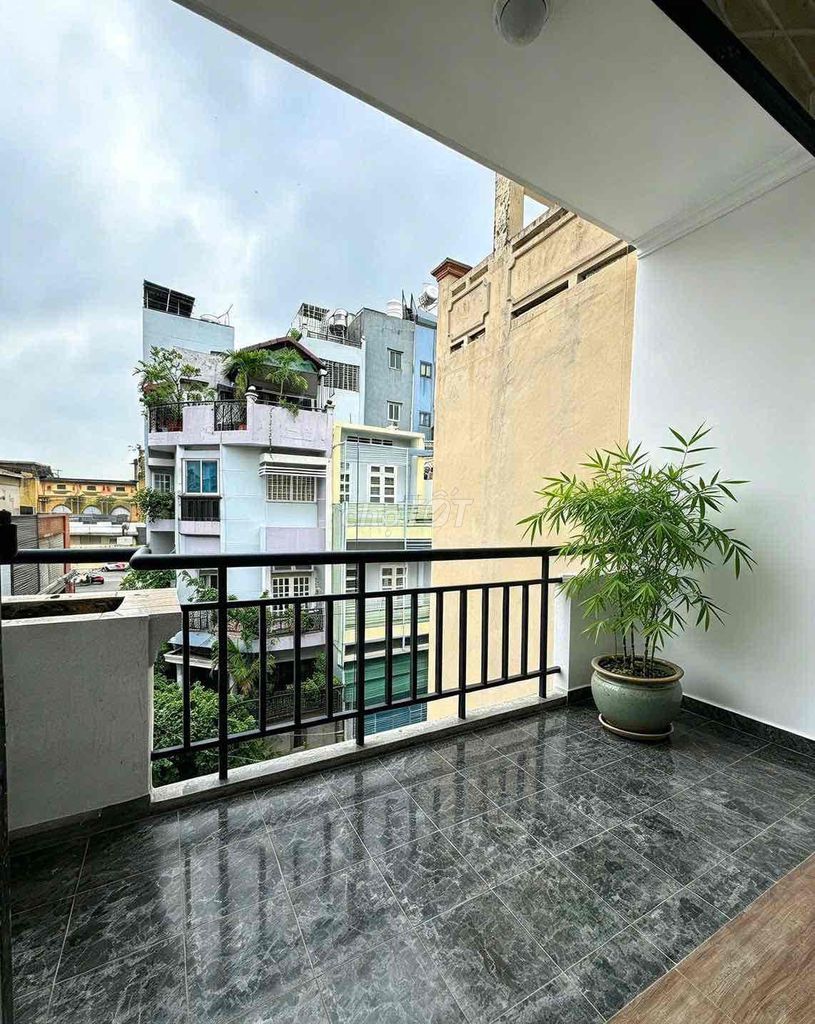 It's the owner who's renting room FIq0 lê đại thành District 11 at 4.8 million Won.