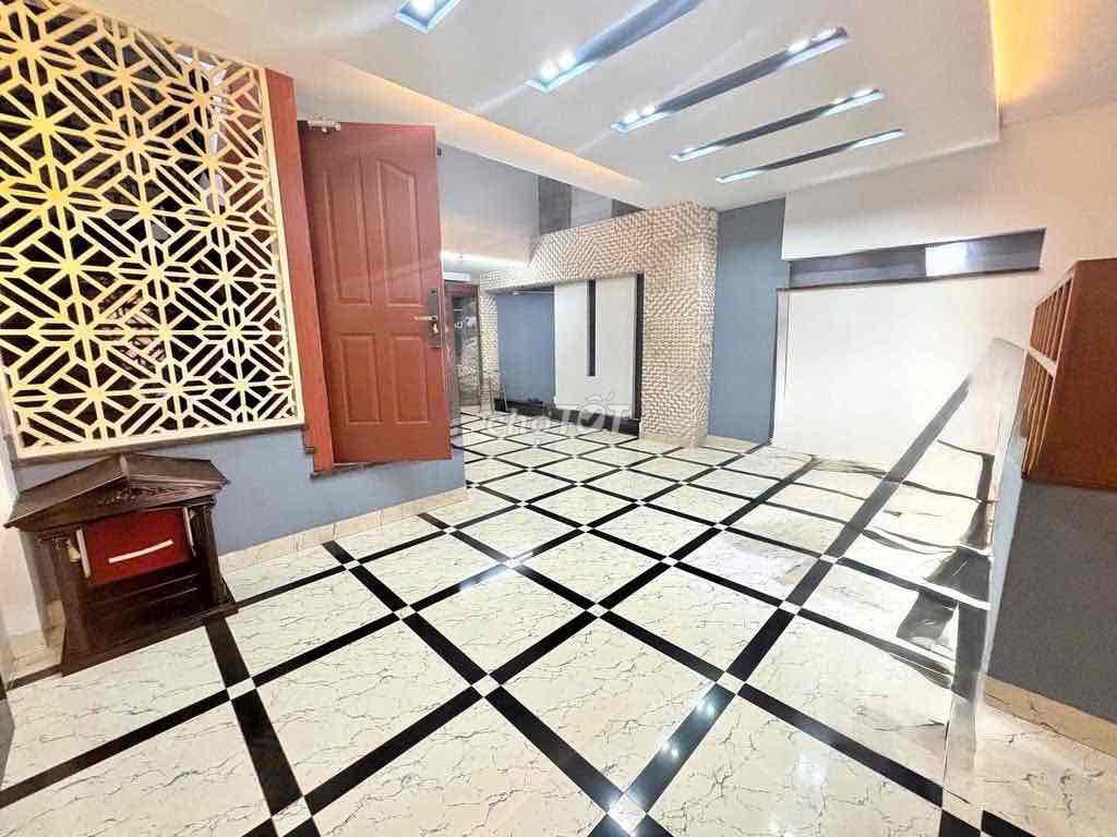 The mtkd-full interior cost 40 million vaults on the sixth floor.