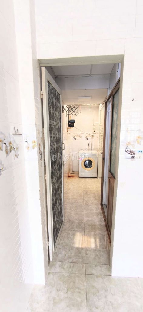 To rent the original house Address: 402/15 P.Hậu Giang. You're a natural.