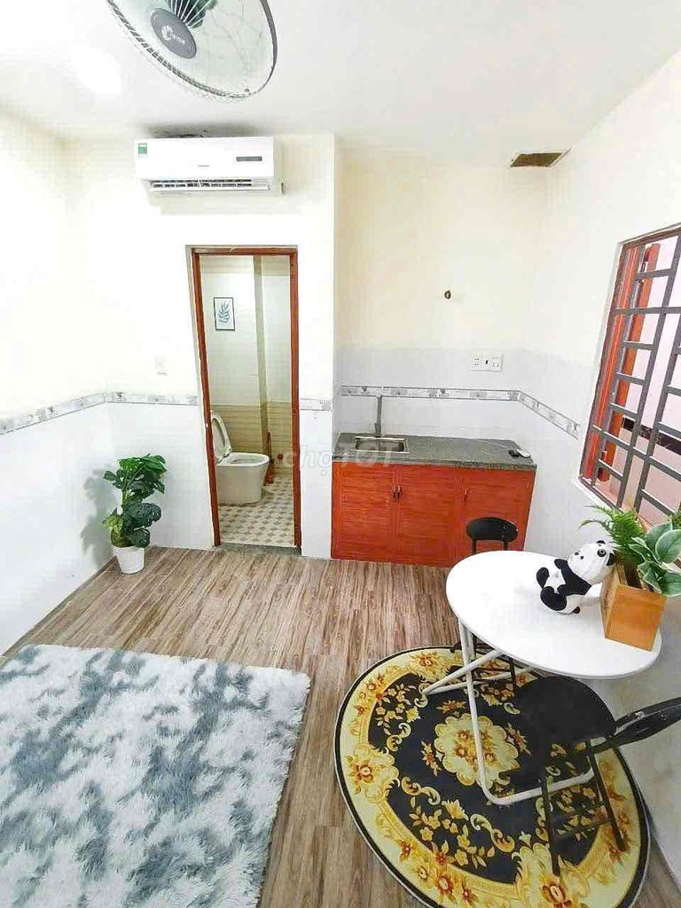 It's the owner who's renting 1 2 Trung Mỹ Tây 32 p.g. interiors that cost 80 million 33 King's toilets.