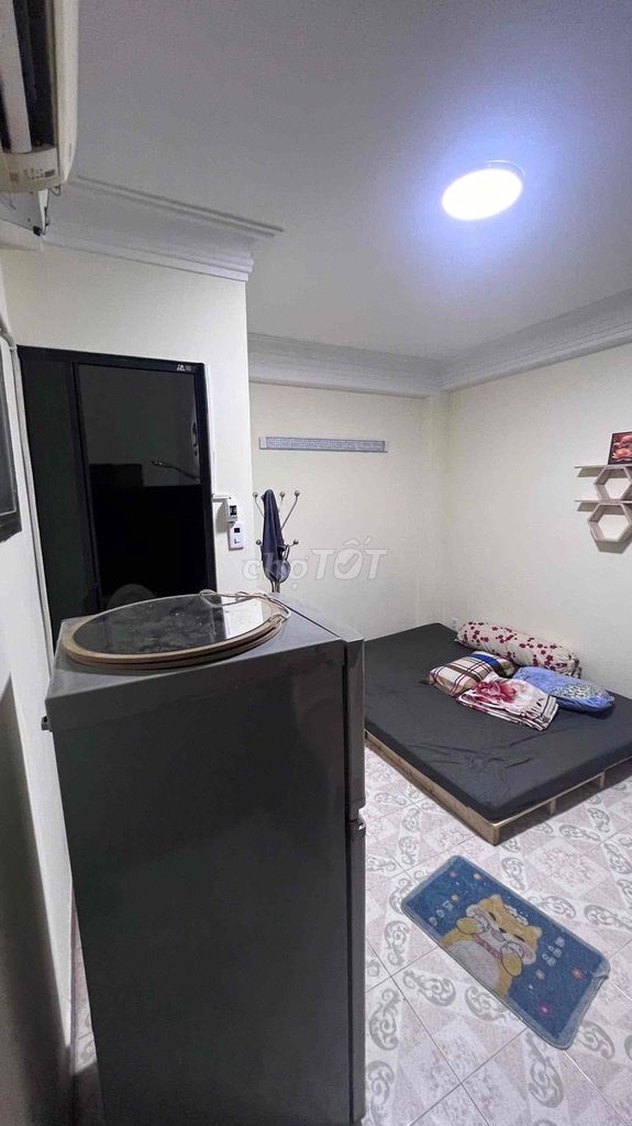 It's the owner who's renting 1 2 Trung Mỹ Tây 32 p.g. interiors that cost 80 million 33 King's toilets.