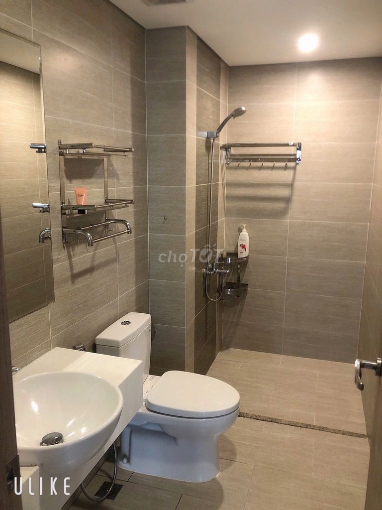 Rent the two bedrooms plus S202 - full wooden furniture