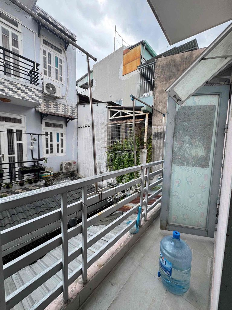 - The new house's cheap. - Phan Anh - Shower.