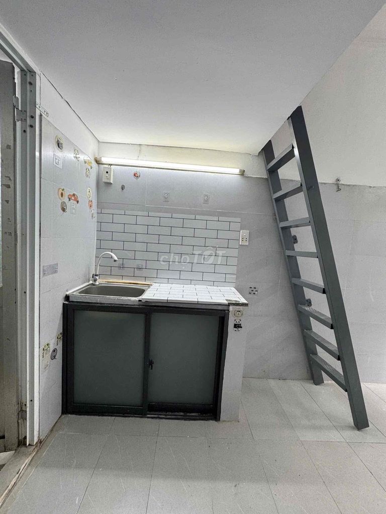 - The new house's cheap. - Phan Anh - Shower.
